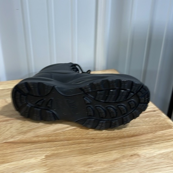 Nike Manoa Ltr (GS) Black Boys Size 5 Y - Picture 6 of 8